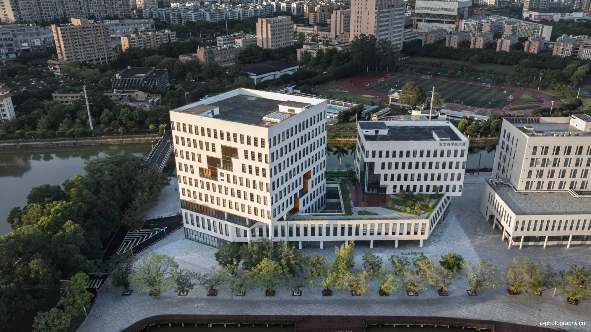 五邑大学策文商学院教学楼 影像 18