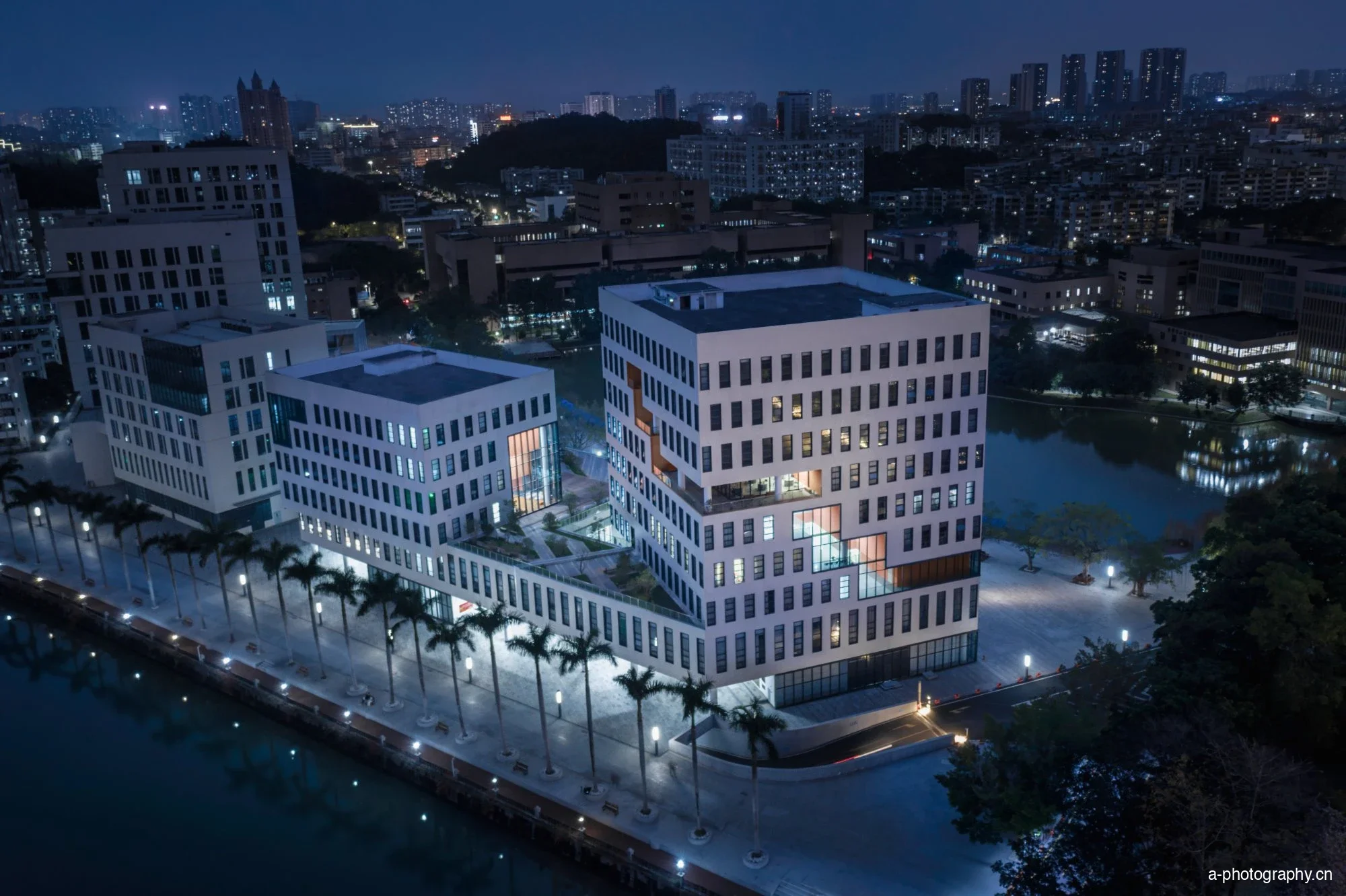 五邑大学策文商学院教学楼 影像 11