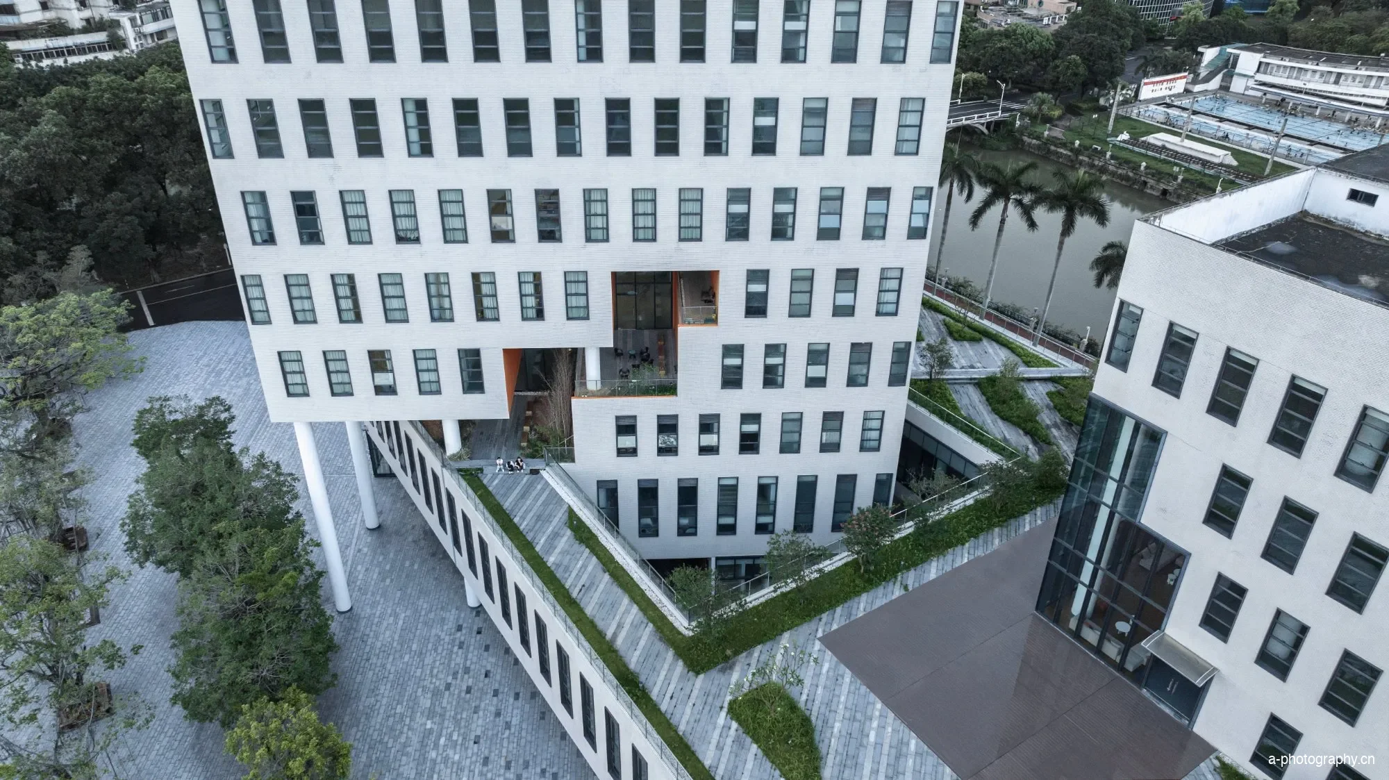 五邑大学策文商学院教学楼 影像 16